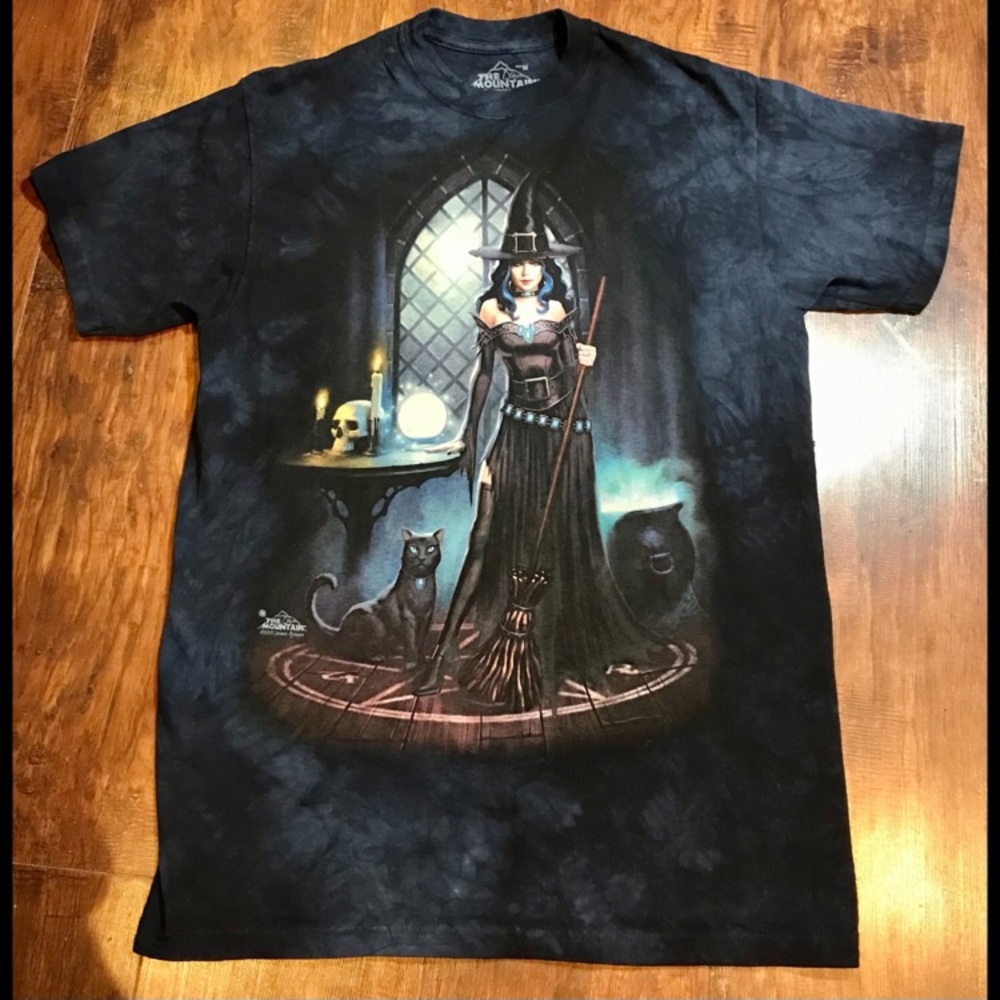 The Mountain / Witch T-Shirt 🧙‍♀️